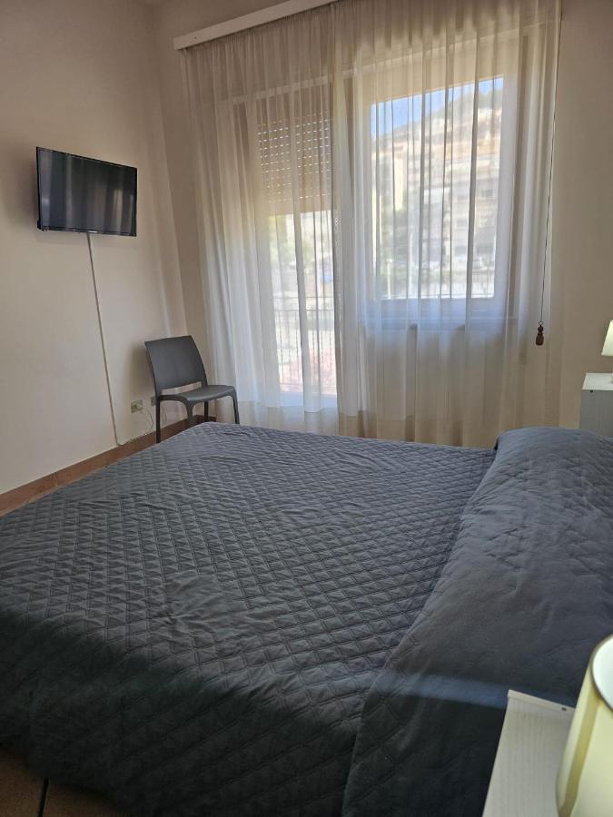 צ'פאלו Rocksea Rooms מראה חיצוני תמונה