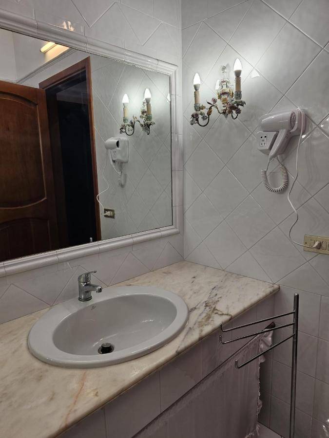צ'פאלו Rocksea Rooms מראה חיצוני תמונה