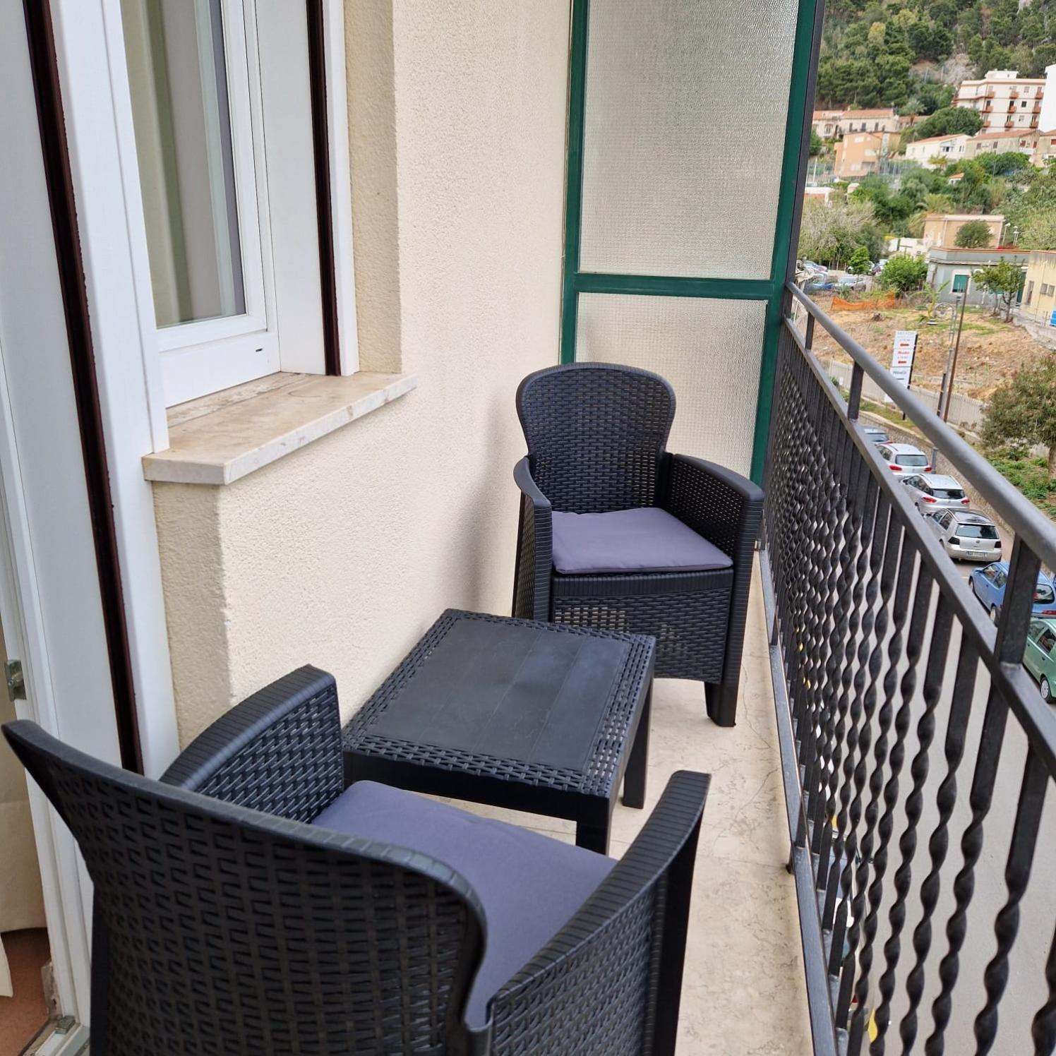 צ'פאלו Rocksea Rooms מראה חיצוני תמונה